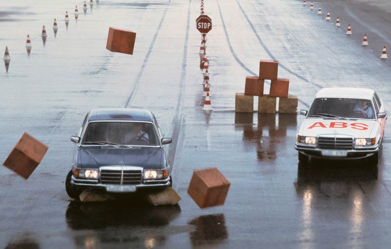 автомобиль с АБС и без нее - разность в тормозном пути
