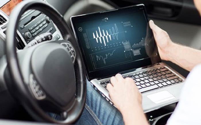 компьютерная диагностика авто с помощью компьютера и специального программного обеспечения