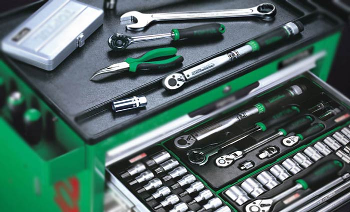 инструмент для автолюбителей