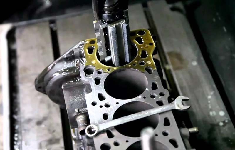 процесс хонингования цилиндров двигателя процесс хонингования цилиндров двигателя