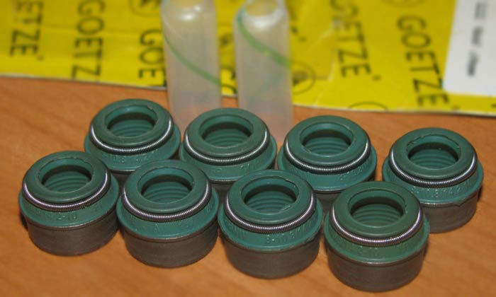 покупайте только фирменные маслосъемные колпачки