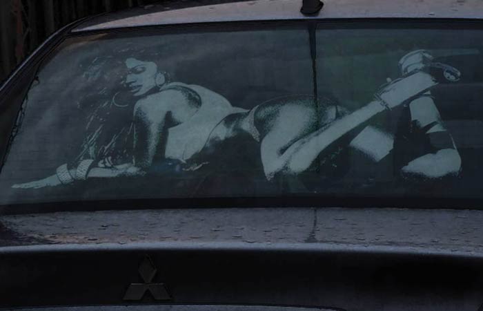 оригинальная шелкография на стекле автомобиля