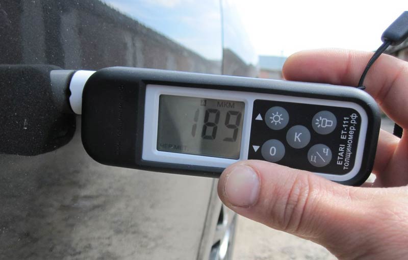 определяем толщину кузова автомобиля с помощью толщимера