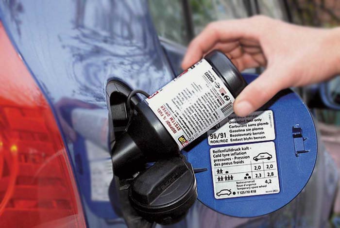 удаляем воду из бензобака авто